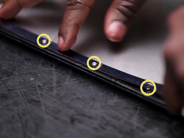 Make sure the retainer captures all of the standoffs.