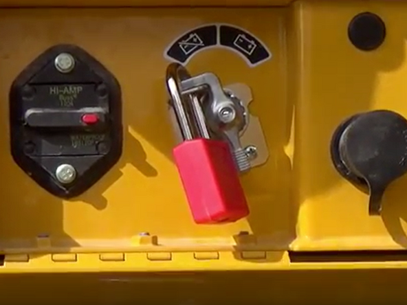 Install the lock into the Disconnect position.