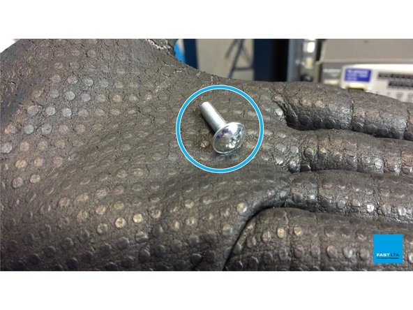 
Verwenden Sie M5x15 Schrauben
