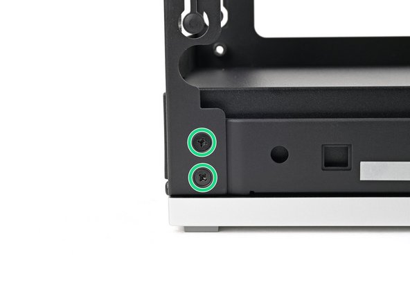 The screws labeled "4.0 mm fastener with a 5.5 mm diameter 0.9 mm thick" secure the rear plate.