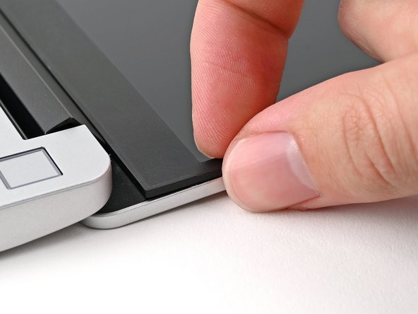 The bezel is secured with magnets.