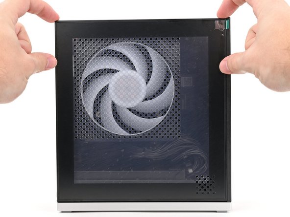 There should be a small gap between the bottom of the Left Panel and the silver base.