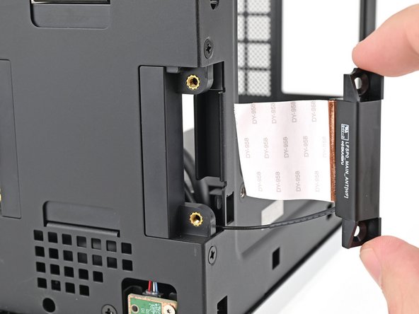 The replacement antennas look similar. The right antenna has a short, black antenna cable.