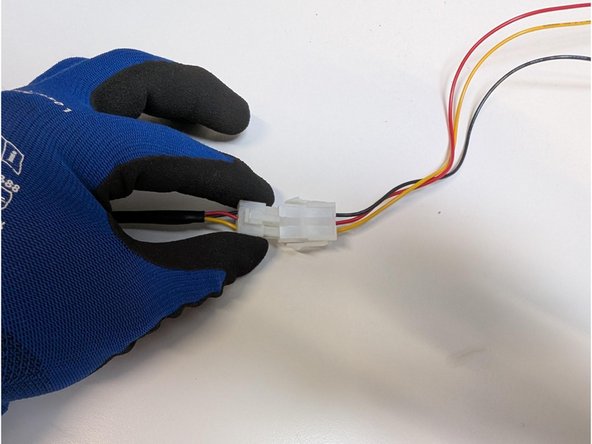 Connect the white connectors of the HRN-CW03K3-A to each other.