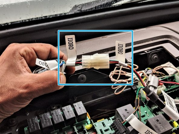 Connect the white 6-pin connector from the HRN-CE10K2 into the mating white 6-pin connector from the HRN-CM24Y1.