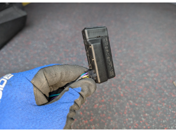 Connect the Molex connector of the IOX-Null harness with the IOX-UREADER or IOX-CLAMP and with the Go device.