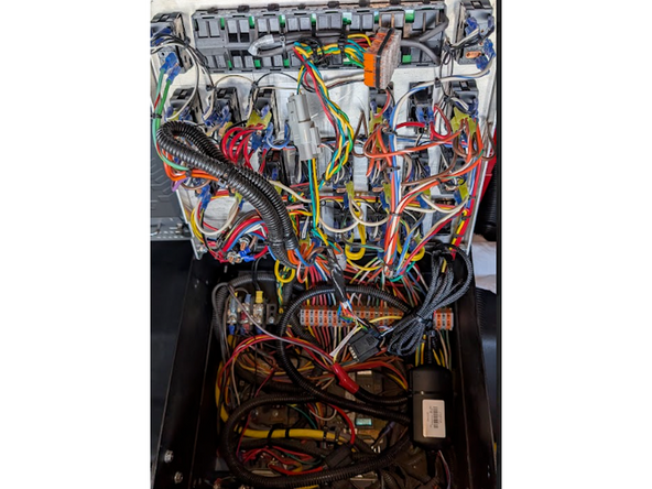 Complete the HRN-GS09K1 installation using this guide: HRN-GS09K2  Universal Heavy Duty T-Harness Kit