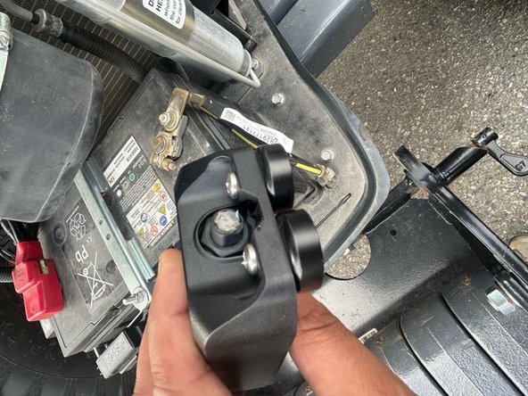 Remove the protective cap from the bottom of the GO Anywhere Plus device. Apply dielectric grease in connector when unit is exposed to the external elements.