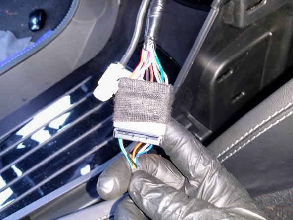 Plug the HRN-CT06S1 into the diagnostic connector and ensure it locks firmly into place.