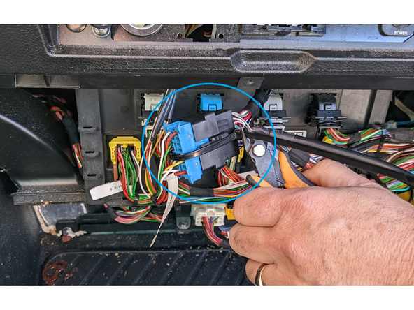 Finally, plug the vehicle’s OBD-Port into HRN-GS16K22 harness and secure it with a cable-tie.