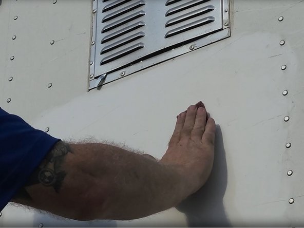 Use the provided alcohol pad to clean any dirt or grease from the mounting area on the asset, and then use the scour pad. DO NOT scour beyond the the asset tracker's mounting area.