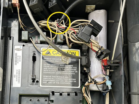 Verify that the ignition interface point has 0V when the refrigeration unit’s START / RUN switch is OFF.