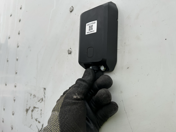 Remove the protective cap on the bottom of the GO Anywhere 2 device.