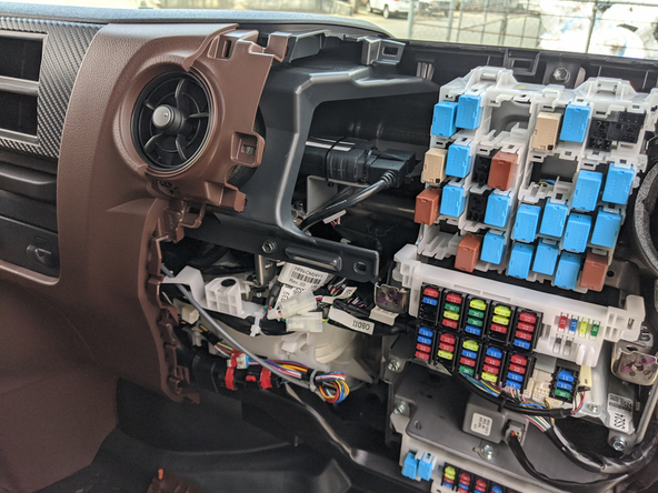 IMPORTANT: Ensure that the GPS antenna is facing skyward.