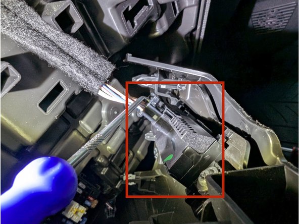 To disconnect the connector, firmly push the pin upwards.