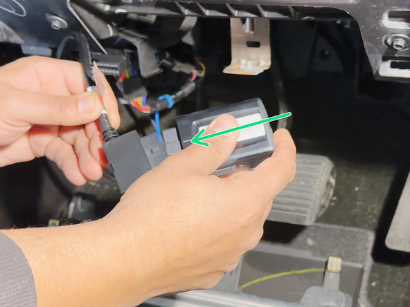 Plug in the new replacement GO Device.