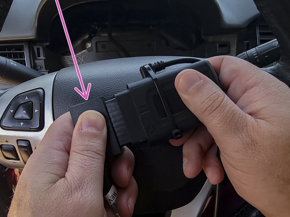 Plug the GO device into the T-Harness.