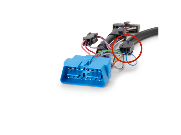 For all VOLVO vehicles, be sure to plug in the 6-Pin Molex connector.