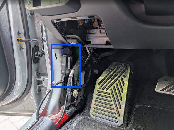 Adhere the unit vertically against the flat metal surface.