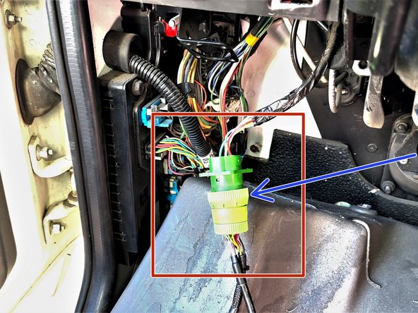 Connect the OEM 9 pin diagnostic connector into the HRN-DM09T2 harness.