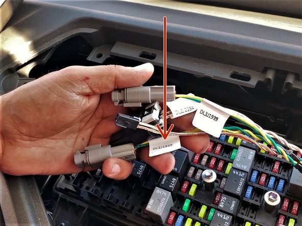 Locate the terminating  resistor labeled as DL1J1939.
