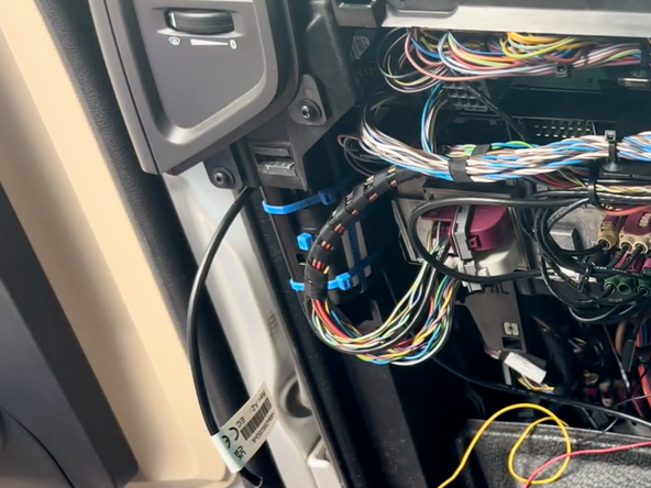 To ensure good data quality, the device must be firmly secured with no free movement!