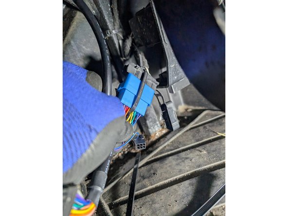 Connect harness HRN-GS16K2-HD with the OBD port and secure it with a cable tie.