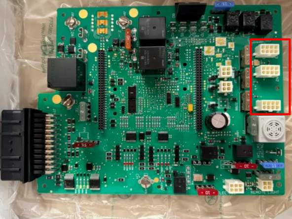 Smart Reefer 2 Controllers: J12 (CAN1), J13 (CAN2) or J14 (CAN3)