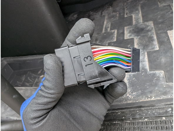 Select ADAPTOR 13 from the pack, and clip it into place onto the short harness section,