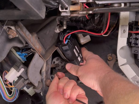 Mount the GO device with the bottom of the device facing away from the metal bracket as shown.