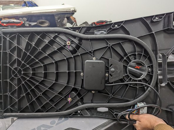 The installer is encouraged to fasten the device using nuts &amp; bolts/screws if the asset experiences excessive vibration during use/operation.