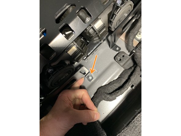 Torque with a 4mm hex bit to 40 in-lbs [4.5 Nm].