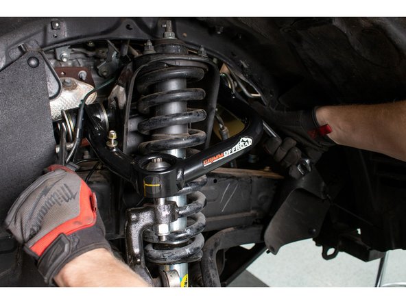 Take care when inserting the tapered pin into the spindle to not damage the threads on the pin. If you cannot re-orient the pin to line it up, do not force it into the spindle.