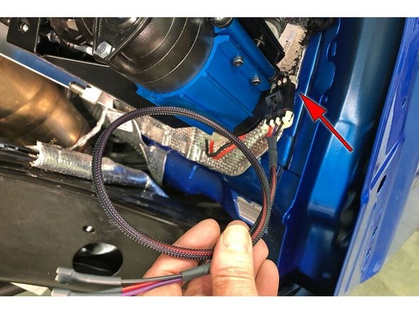 The ARB CKMTA12 Twin Compressor comes with two wire harnesses. The thicker harness with the fuse blocks is the main power harness and will be used to power the compressor. The other harness is the control harness and is replaced by the included Grimm OffRoad control harness.