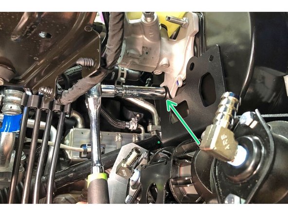 The extra bolt holes provided in the top of the compressor bracket allow mounting of an ARB Manifold (Part # ARB171503), allowing the connection of multiple air lockers to a single compressor. Additional wiring is required.