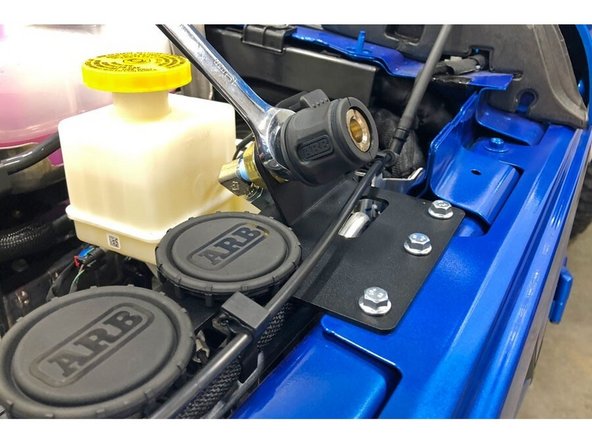 The Stainless Steel Pressure Hose uses flared fittings and does not need any type of thread sealant.