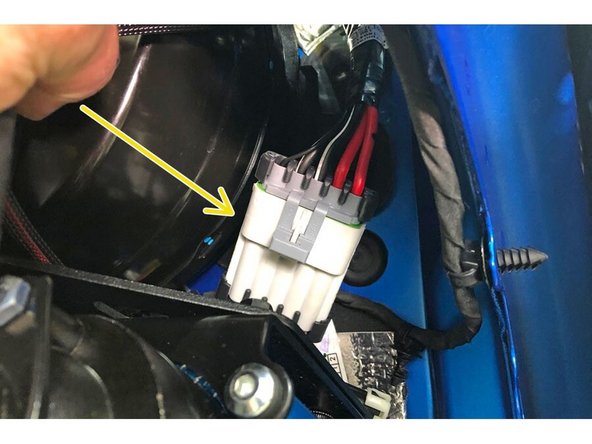 Plug the supplied Grimm OffRoad long control harness into the smaller of the two ARB Air Compressor plugs.