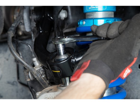 Torque 12 point cap screws to 90 lb-ft [122 N-m]