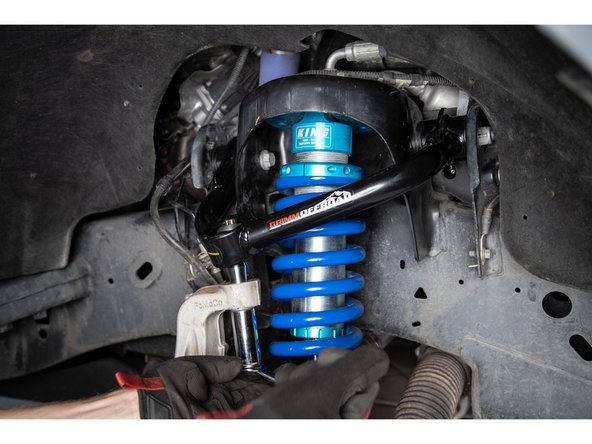 Take care when inserting the tapered pin into the spindle to not damage the threads on the pin. If you cannot re-orient the pin to line it up, do not force it into the spindle.