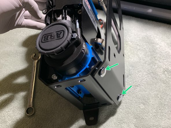 Torque carriage bolt hardware to  7 lb-ft [9 Nm].