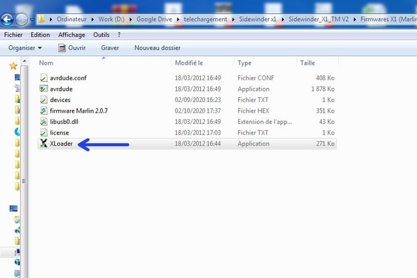 Dans cette ordre, Allumer votre imprimante ET ensuite brancher  le cable USB (prise de droite) à votre ordinateur.