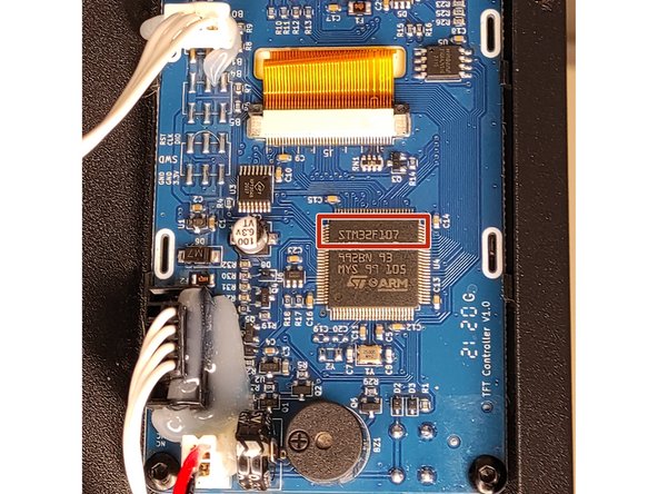 ATTENTION, avant cette opération vérifier quelle puce équipe votre TFT.Vous devez ouvrir l'imprimante est regarder à l'arriere du TFT.Pour le moment les puces STM32 accepte le flash mais pas les GD32.