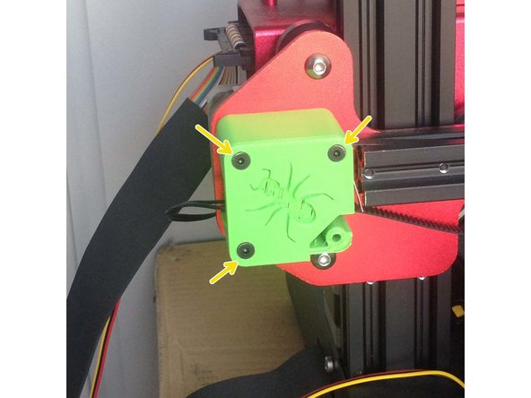 Vissez les 3 vis du  carter sur le moteur du X .