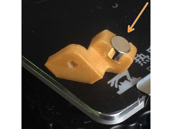 Inserez l'aimant dans son support.