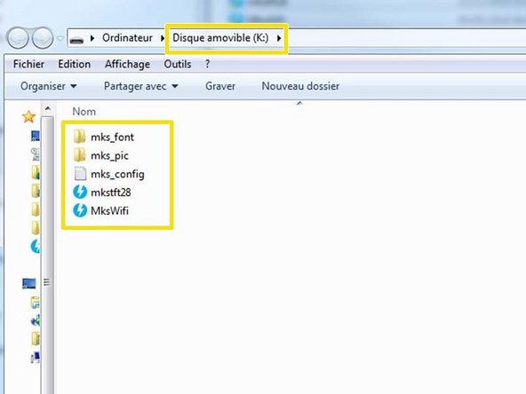 Munissez vous d'une SD_CARD, formatée préalablement en FAT32. Débranché la liaison USB.                                                                            Imprimante éteinte