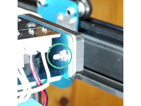 Serrer avec la clé hexagonale de 2mm.