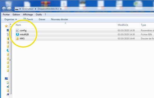 Munissez vous d'une SD_CARD, formatée préalablement en FAT32. Débranché la liaison USB. Imprimante éteinte