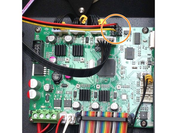 Branchez le cable (Dupont Male/Male 70cm) sur la broche D12 de la carte. 'Attention au sens '