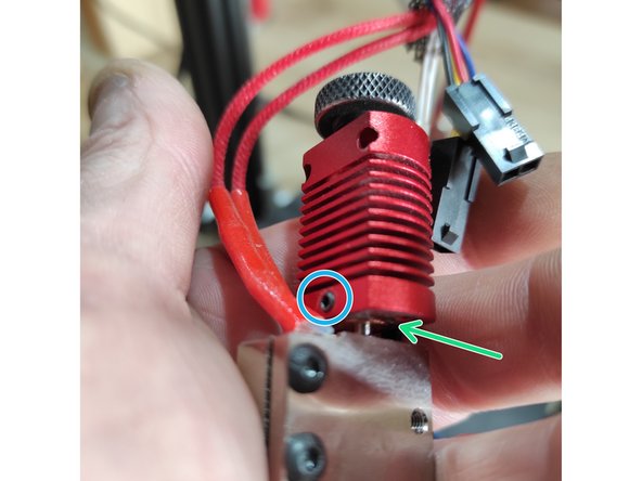 Montez le corps de chauffe sur le dissipateur