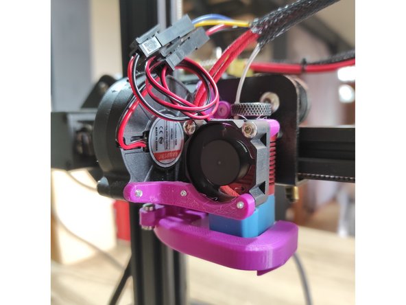 Placez le fanduct sur la turbine.